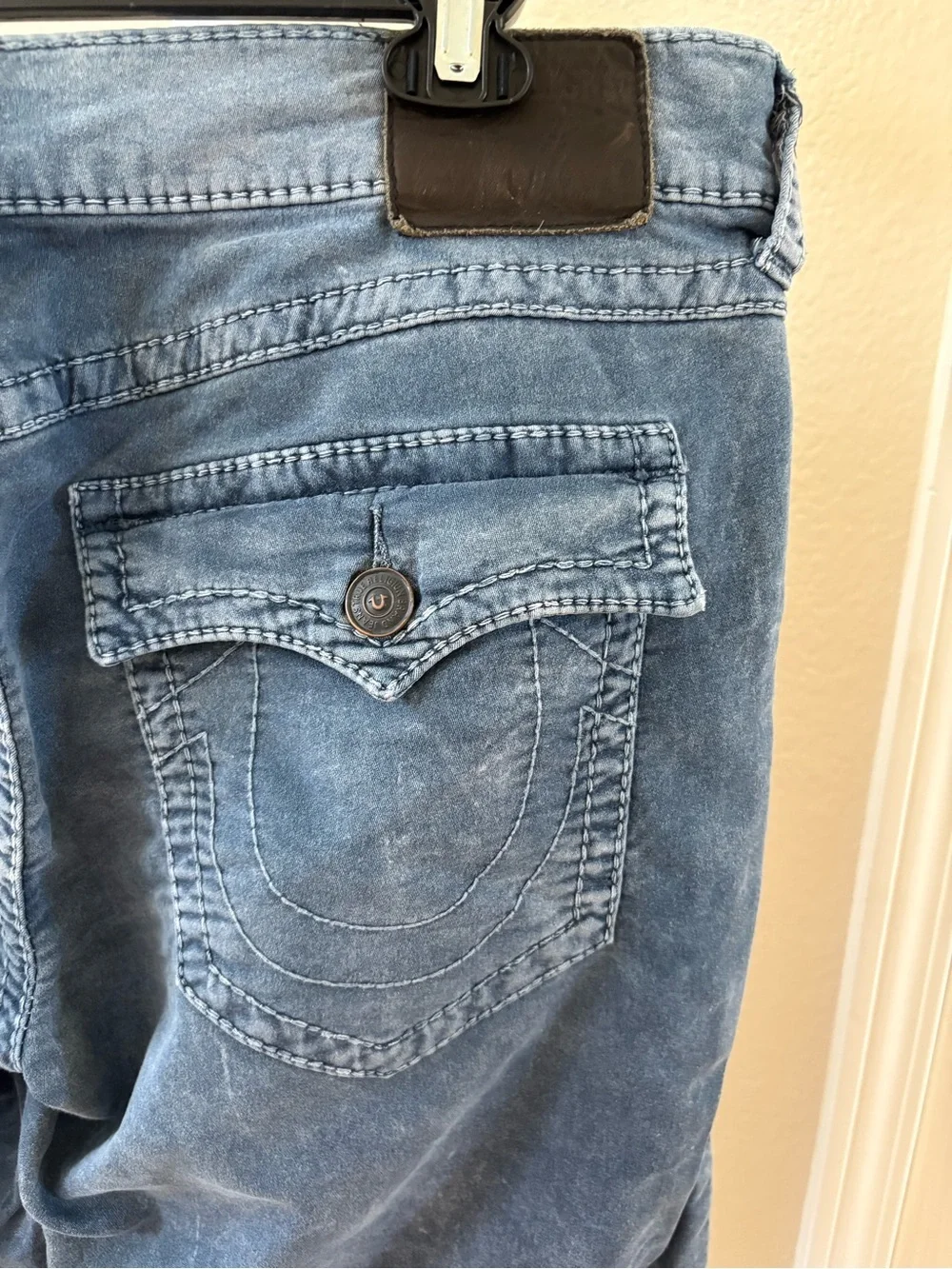 True Religion Ricky Relaxed Straight Jeans in Blue Wash - Size 36